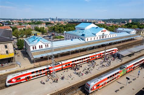 Infografika apie traukinių bilietų nuolaidas vaikams