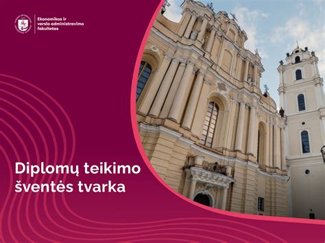 Diplomo įteikimo ceremonijos akimirka