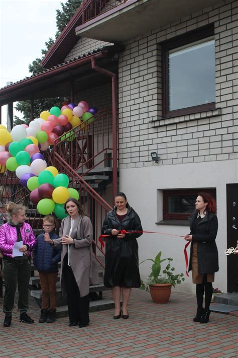 Laikinosios globos centro pastatas ir vaikų priežiūros aplinka