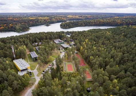 Baseinas ir pirčių zona poilsio komplekse ORO Dubingiai