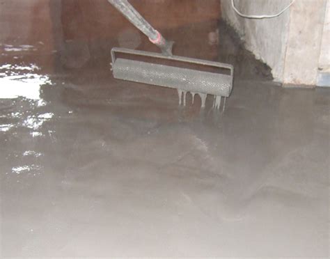 Savaime išsilyginančio grindų mišinio naudojimo pavyzdys