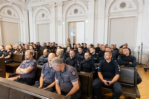 Teismo posėdis su teisininkais