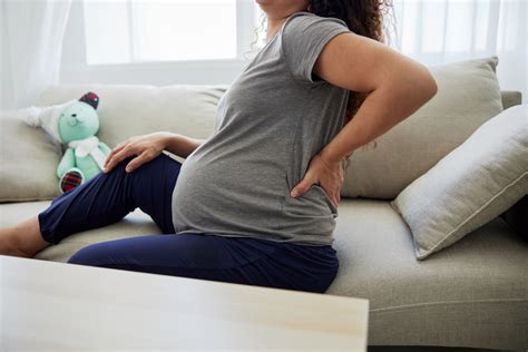 pirmieji nėštumo požymiai: pykinimas ir nuovargis