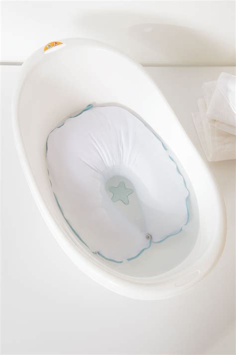 Kūdikis maudymosi pagalvėje Doomoo COMFY BATH