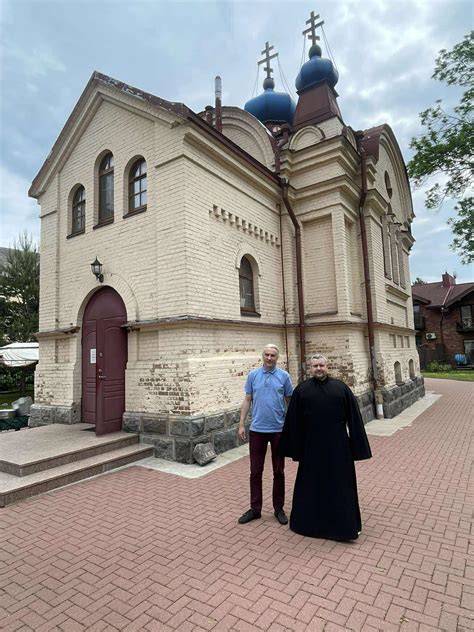 Bukiškių Kristaus Gimimo cerkvės penki mėlyni kupolai