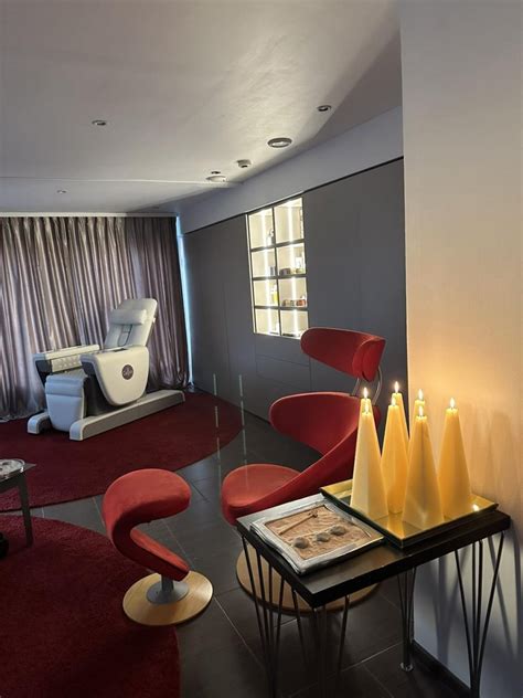 Mergaitės švenčia gimtadienį SPA centre