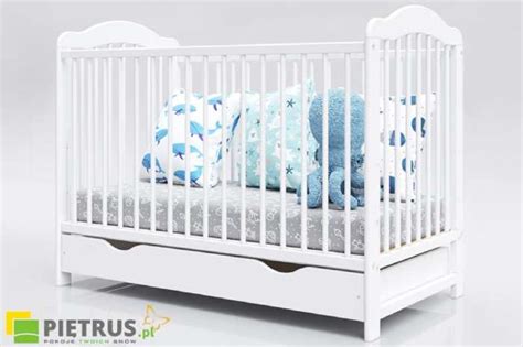 Vaikiška lovytė ir lopšys