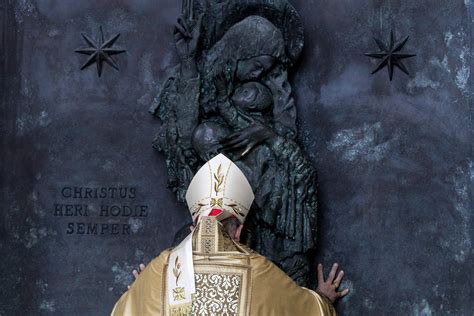 Šventųjų durų simbolis