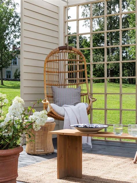 senjorų laisvalaikis sode ir sensorinėje erdvėje