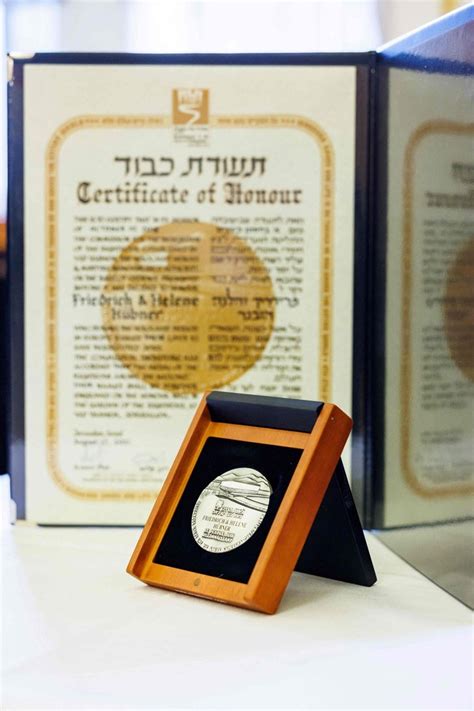 Pasaulio Tautų teisuolio apdovanojimas Mažylių šeimai