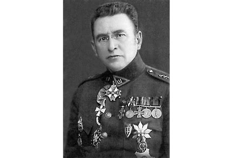 Generolas Vladas Nagevičius su karine uniforma