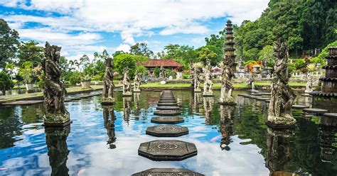 Tirta Gangga vandens rūmai