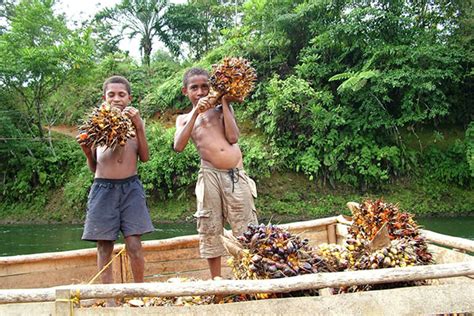 Vaikai, dirbantys su antrinėmis žaliavomis
