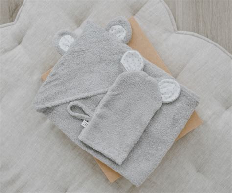 Kūdikių rankšluosčiai su gobtuvu su žaismingomis ausytėmis