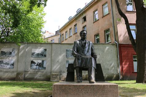 Paminklas Kaziui Griniui Kaune