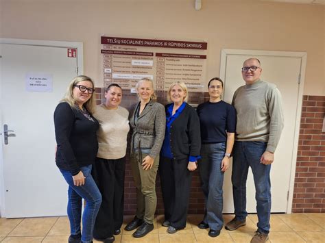 Socialinės paramos darbuotojai ir veikla su bendruomene