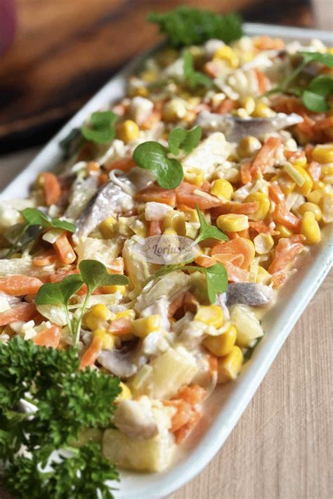 Lėkštė su ananasais ir prieskoniais