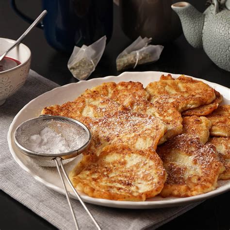 Pasakų iliustracija su obuoliais