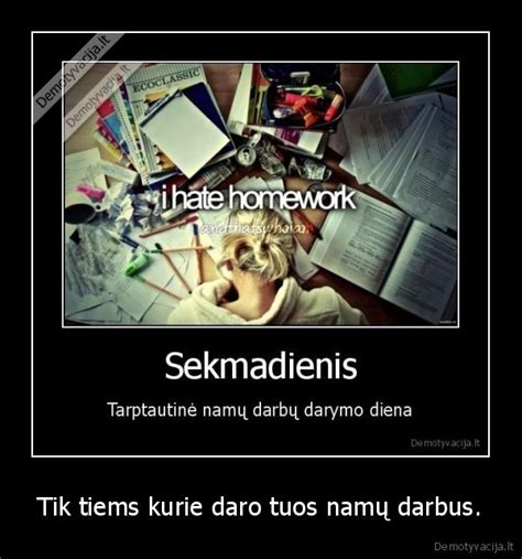 Moksleivis daro namų darbus