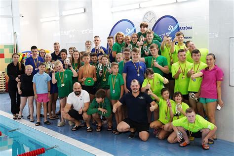 Šiaulių plaukimo mokyklos „Delfinas“ fasadas