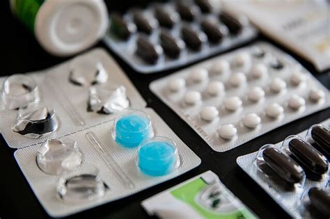 Vaistų, veikiančių skydliaukės hormonų įsisavinimą, pavyzdžiai