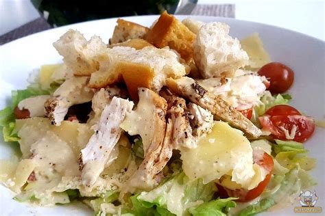 Ingredientai Cezario salotų padažui