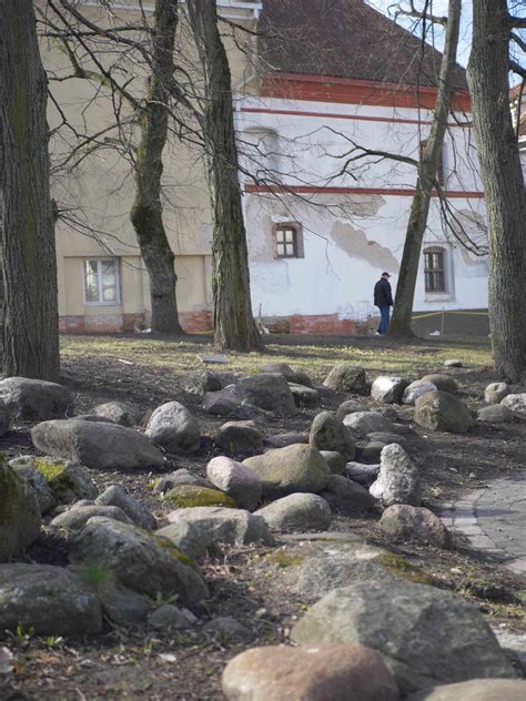 Vilniaus lopšelio-darželio fasadas ar ugdymo aplinka