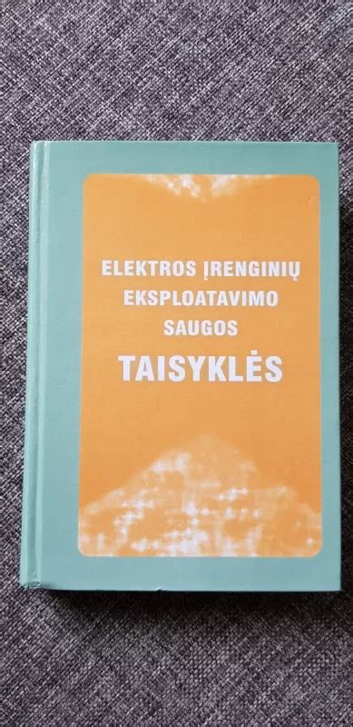 Vaikai, tyrinėjantys mišką ir mokantys saugos taisykles