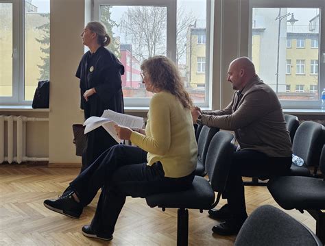 Darbuotojai, vedantys pamoką