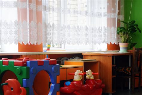 spalvingi ir patogūs praustuvai vaikų darželiui
