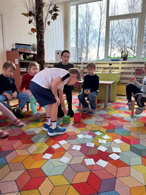 Vaikų žaidimai ir užsiėmimai darželyje 