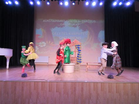 Vaikų teatro festivalis darželyje Pasaka