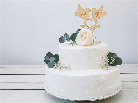 Saldainių ir pabarstukų dekoracijos ant torto