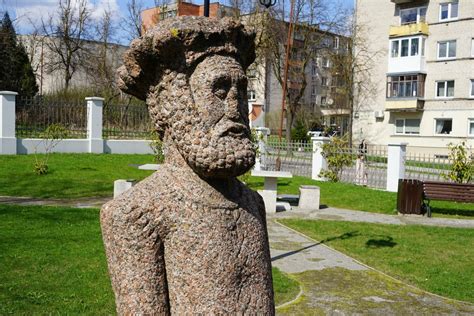 Perkūno skulptūra