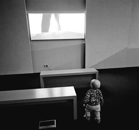 Šeima su naujagimiu ir tėvystės atostogų galimybės