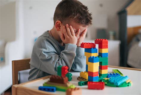 „Raudonos vėliavėlės“ sistema: ankstyvieji autizmo požymiai