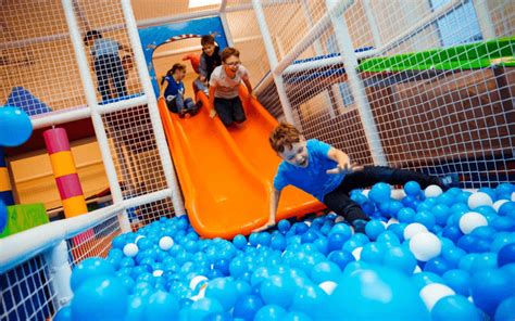 vaikų darželio pastatas ar jauki edukacinė erdvė