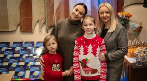 Viktorija Mauručaitė su dukromis ir anūke