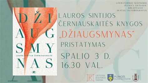 Portretinė nuotrauka rašytojos Lauros Sintijos Černiauskaitės kūrybinėje aplinkoje