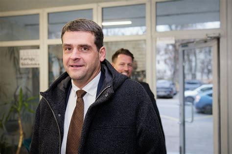 Remigijus Žemaitaitis su vaikais gamtoje