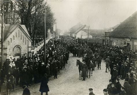 Istorinė nuotrauka, vaizduojanti Kauno geto gyvenimą