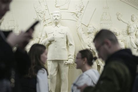 Jakovas Džiugašvilis su tėvu Josifu Stalinu