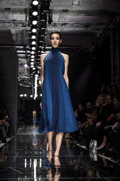 Carolina Herrera 2016 m. pavasario/vasaros kolekcijos suknelės