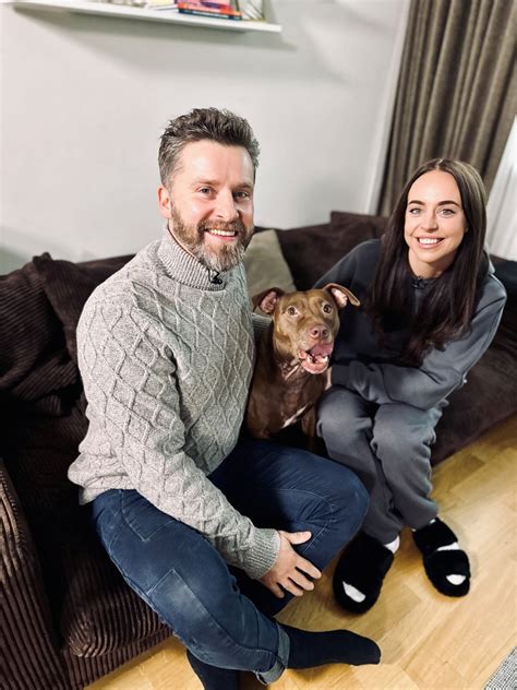 Kristina Radžiukynaitė-KaYra su šuniu Upe gamtoje