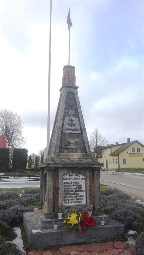 Bachui skirtas paminklas