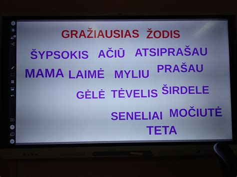 Šeima bendraujanti įvairiomis kalbomis