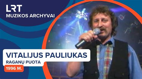 Vitalijus Pauliukas dirbantis savo dirbtuvėse