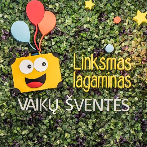 Vaikų švenčių studijos interjeras su dekoracijomis
