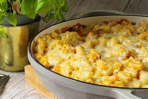 Makaronų su kiaušiniu ir sūriu gaminimo eiga