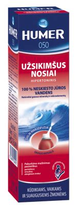 vaikas su jūros vandeniu purškia nosį